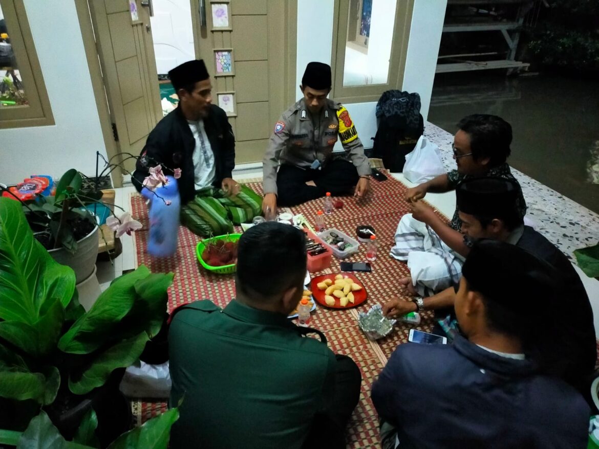Ops Mantap Brata, Polsek Cikoneng Polres Ciamis Patroli Dialogis ke Desa Gegempalan Beri Imbauan Kamtibmas