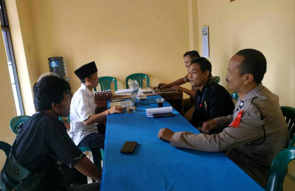 Beri Rasa Aman dan Nyaman, Polsek Cimaragas Kunjungan Silaturahmi kepada Warga Gandapura Desa Janggala