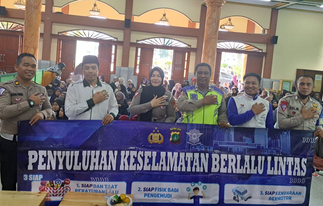 Satlantas Polres Metro Jakbar Sosialisasi Keselamatan Berkendara Kepada Ratusan Kaum Millenial