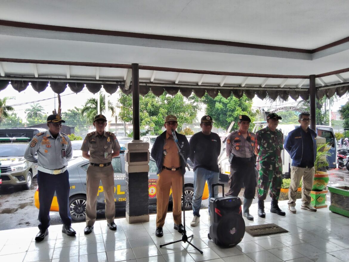 Apel Konsolidasi dan Penertiban APK Pemilu 2024, 204 Alat Peraga Kampanye Ditertibkan di Cengkareng