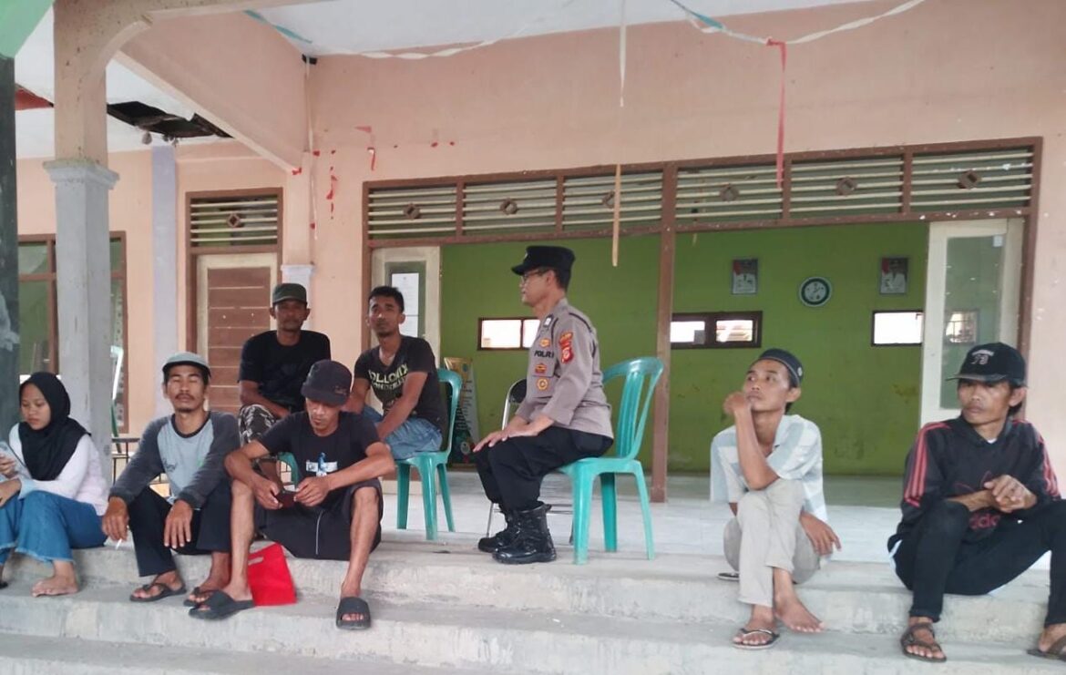 Jaga Kondusifitas Kamtibmas, Polsek Ciamia Polres Ciamis Giat Kunjungan Silaturahmi Kepada Warga Desa Petirhilir