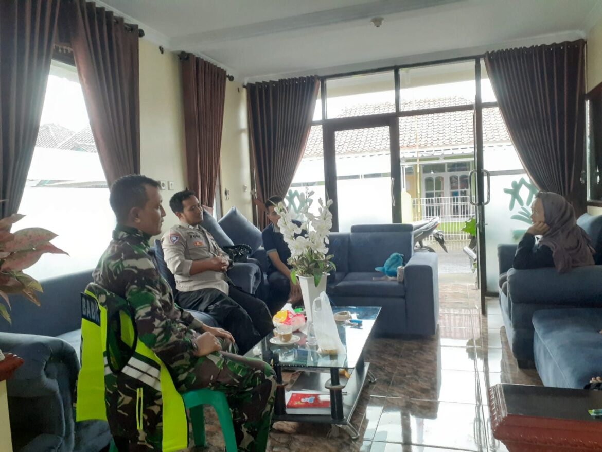 Beri Rasa Aman dan Nyaman, Polsek Panjalu Giat Kunjungan Silaturahmi Kepada Warga Desa Cibeureum