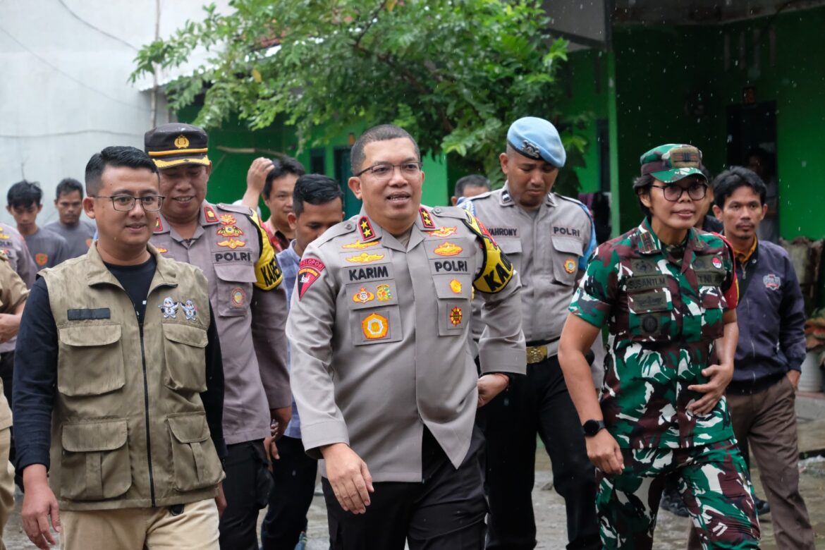 Kapolda Banten Cek Gudang Logistik Pemilu 2024 wilayah Kota Serang