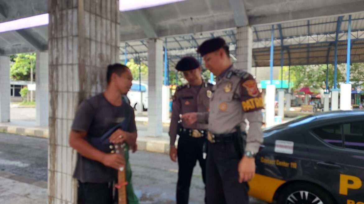 Antisipasi Kejahatan, Sat Samapta Polres Ciamis Giat Pemantauan Dengan Sasaran Premanisme di Terminal Ciamis