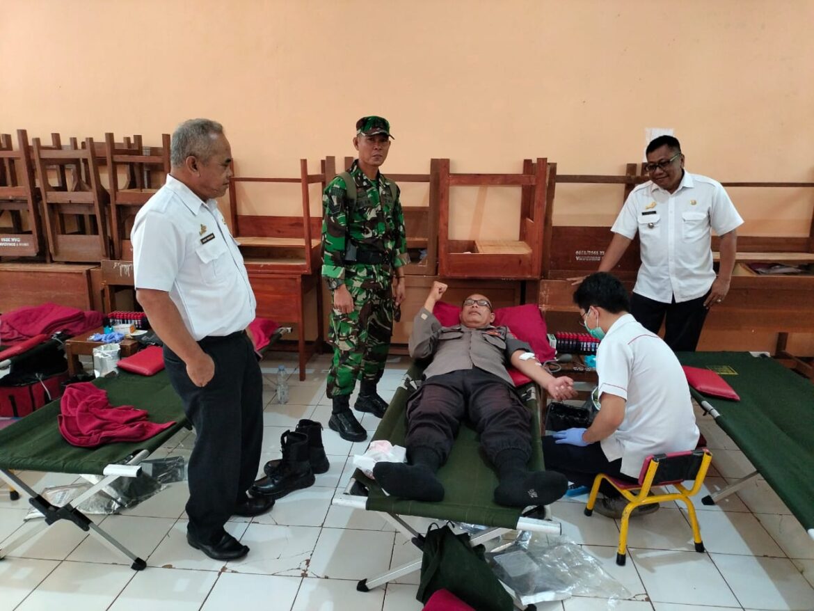 Polsek Sukadana Polres Ciamis Monitoring Kegiatan Donor Darah di SMAN 1 Sukadana