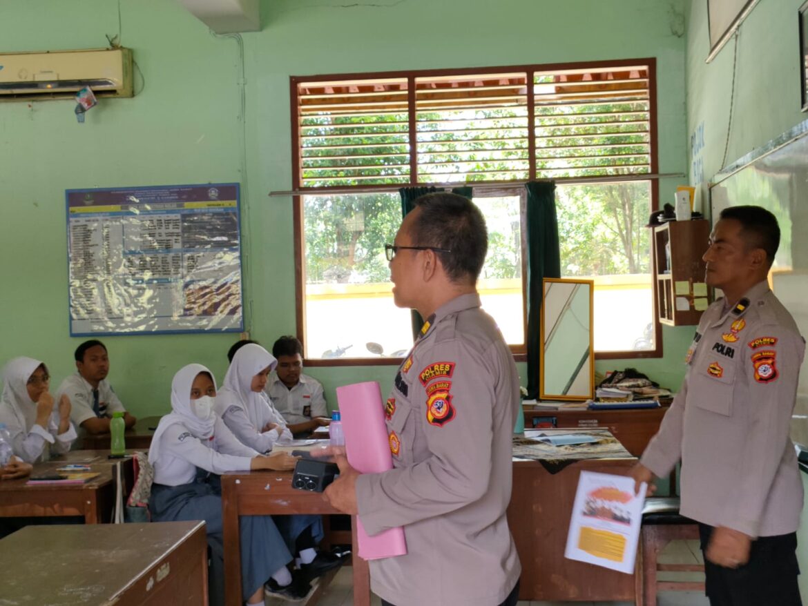 Police Go To School, Polres Ciamis Sosialisasikan Binlat Calon Anggota Polri Tahun 2024-2025