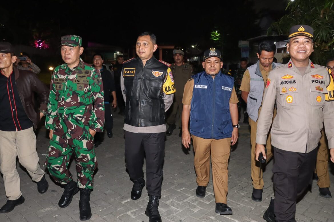 Jelang Pencoblosan, Kapolres Metro Tangerang Kota Bersama Forkopimda Gelar Patroli Skala Besar ke TPS di Kota Tangerang