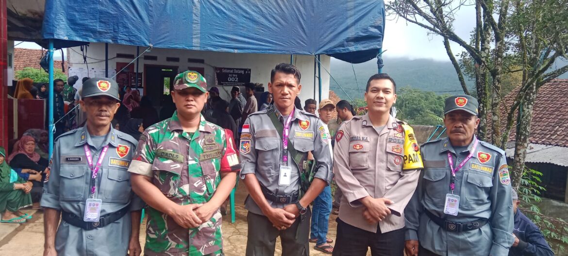 Antisipasi Gangguan Kamtibmas, Polsek Panawangan Polres Giat Monitoring Pemungutan Suara di 18 TPS
