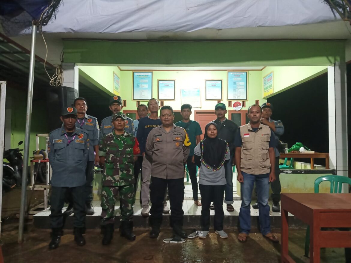 Polsek Sukadana Polres Ciamis Melaksanakan Patroli Pengecekan Pemilu di 9 TPS Desa Ciparigi