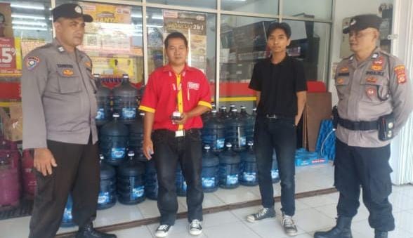 Ops Mantap Brata, Dua Anggota Polsek Sukadana Polres Ciamis Patroli Dialogis ke Warga Sukadana