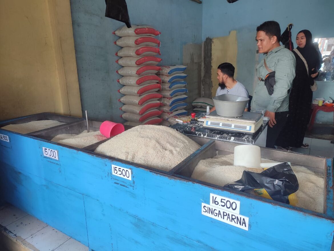 Harga Beras Premium dan Medium di Pasar Cikurubuk Kota Tasikmalaya,Terpantau Mulai Turun