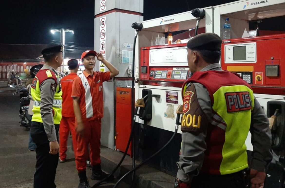 Tiga Personel Samapta Patroli Dialogis Sasar Tiga Lokasi Cipta Kondisi Ops Mantap Brata