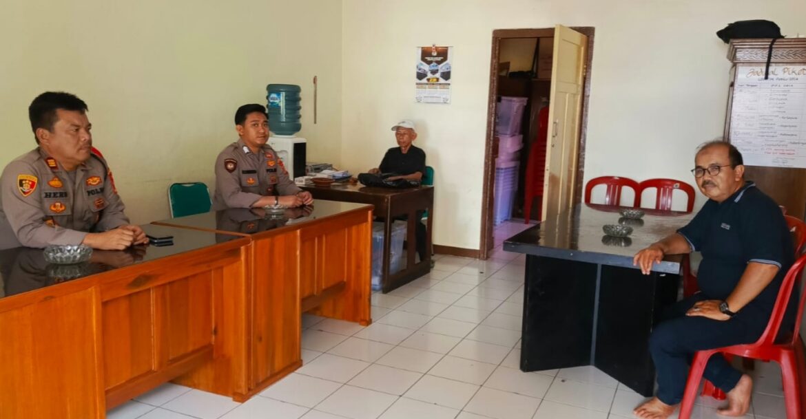 Ops Mantap Brata, Polsek Panawangan Polres Ciamis Bersiaga PAM di PPK Panawangan Pasca Pencoblosan