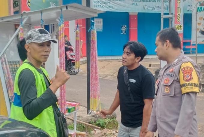 Ops Mantap Brata, Polsek Sukadana Patroli Dialogis ke Warga Saat Bulan Ramadan