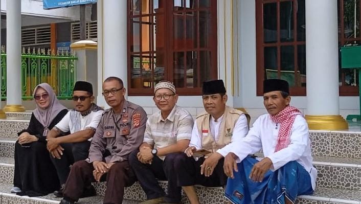 Berikan Rasa Aman, Polsek Rancah Polres Ciamis Sambangi Warga Desa Giri Harja