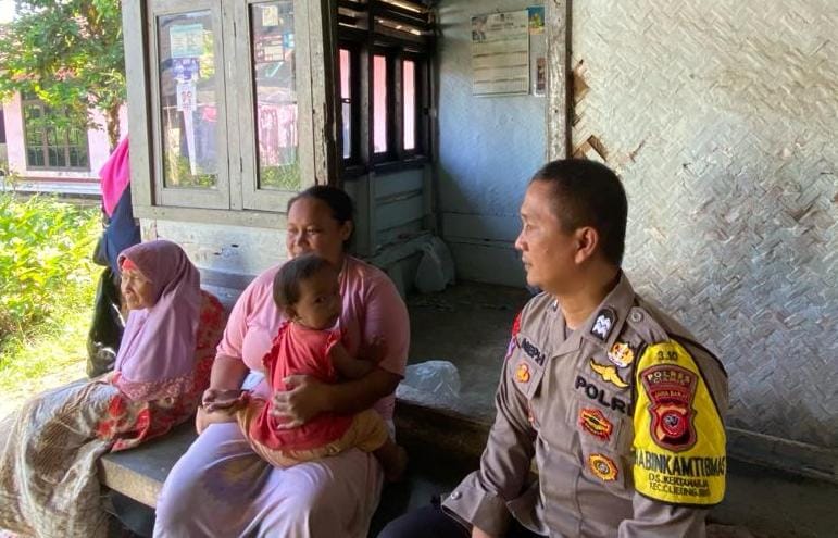 Antisipasi Gangguan Kamtibmas, Polsek Cijeungjing Polres Ciamis Giat Silaturahmi Kepada Warga