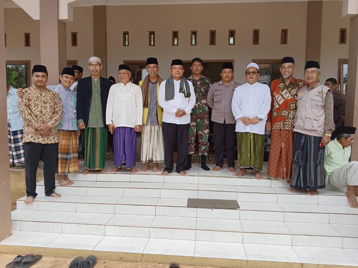 Polsek Rajadesa Polres Ciamis Giat Safari Ramadhan 1445 H di Masjid Miftahul Ulum Desa Jagamulya