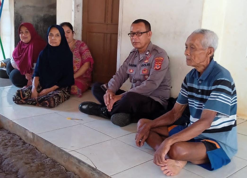 Antisipasi Gangguan Kamtibmas, Polsek Rancah Polres Ciamis Giat Silaturahmi Kepada Warga