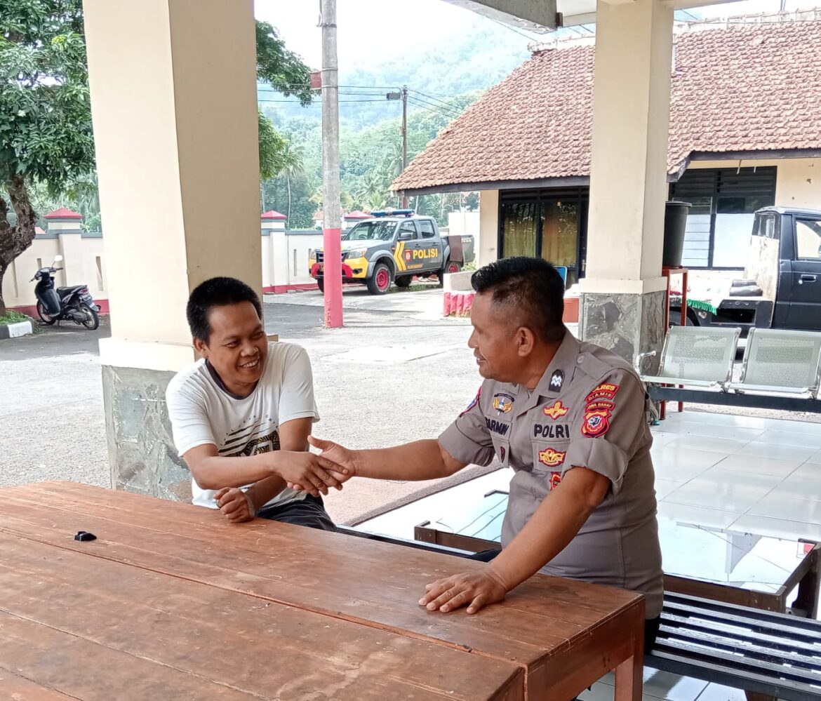 Gali Informasi Polsek Pamarocan Polres Ciamis Giat Kunjungan Silaturahmi Kepada Warga