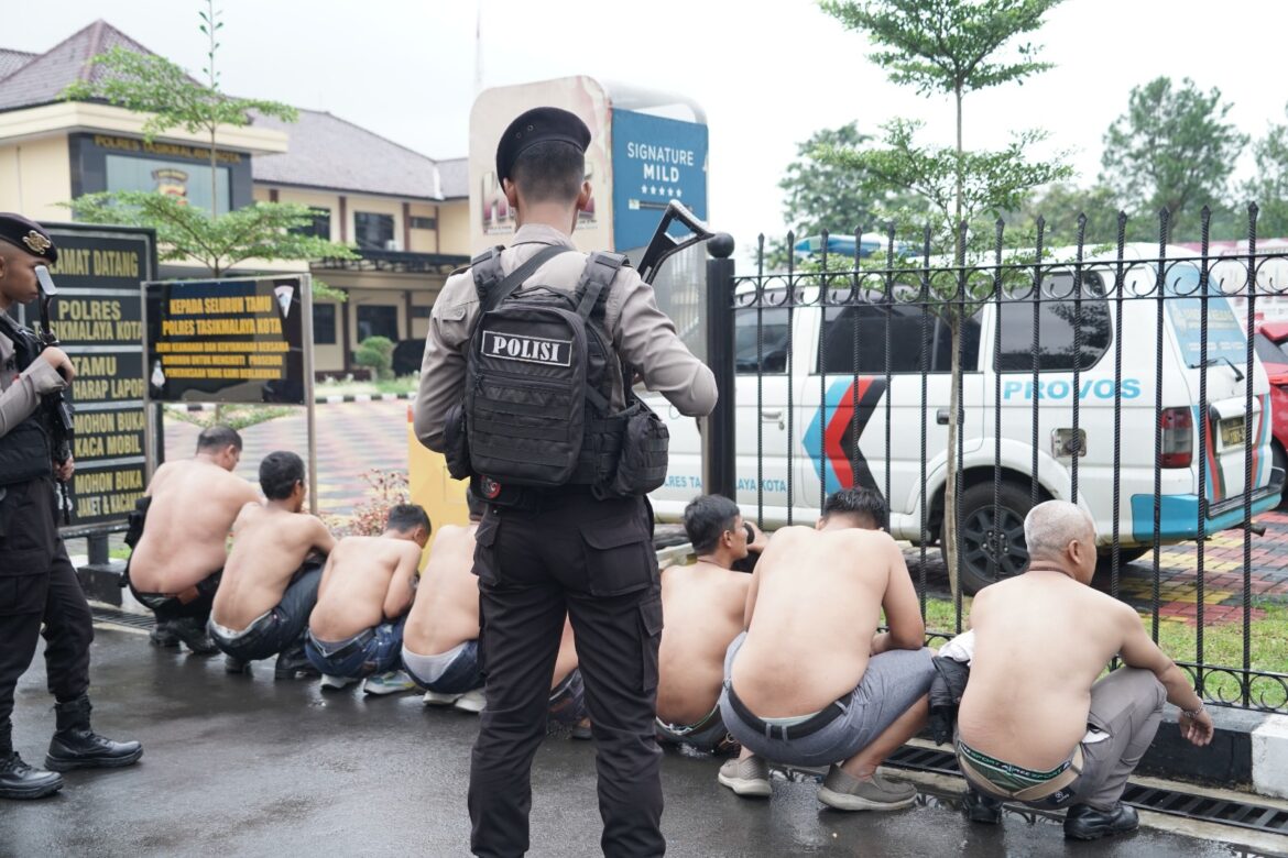 Polres Tasikmalaya Kota Amankan 13 Oknum Ormas, Keroyok Satpam di Kantor ACC Asia Plaza