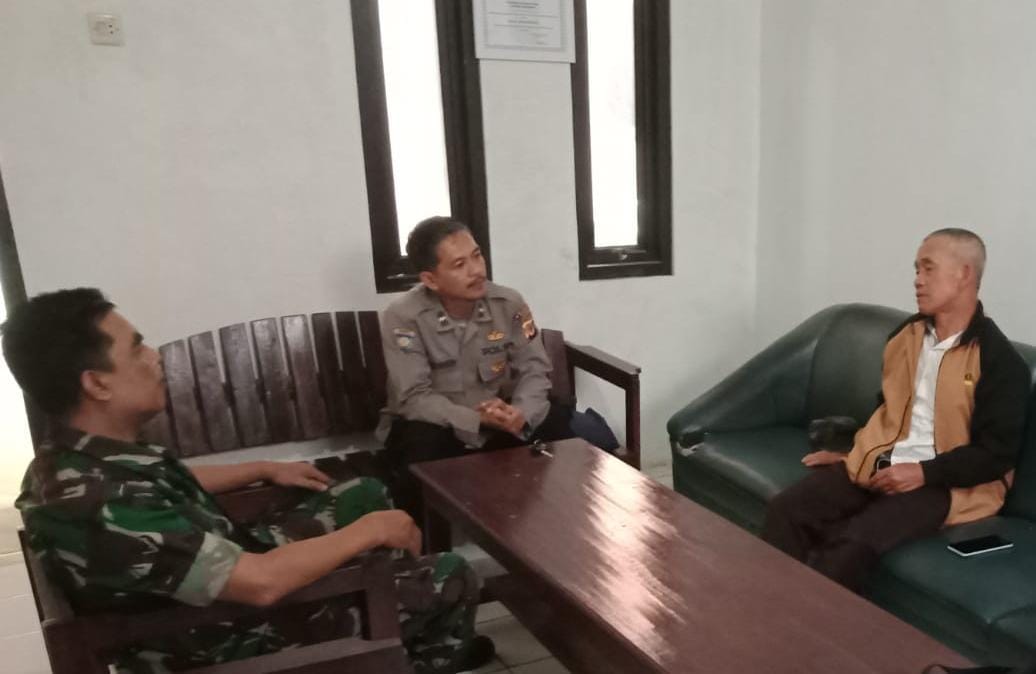 Gali Informasi Polsek Panjalu Polres Ciamis Giat Kunjungan Silaturahmi Kepada Kades