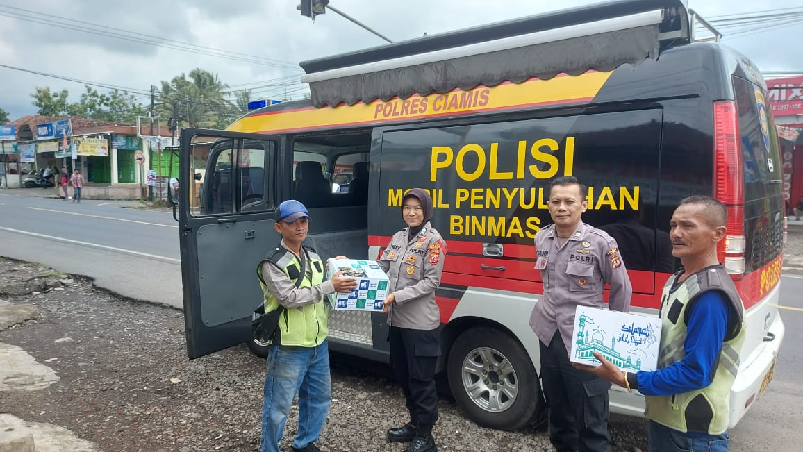 Momentum Bulan Suci Ramadan, Sat Binmas Polres Ciamis Gelar Baksos