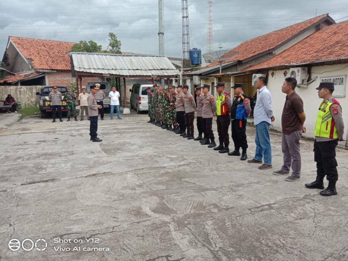 Polsek Cigudeg Bersama Unsur Terkait Laksanakan Apel Gabungan Dalam Rangka Menjelang Pengamanan Malam Takbiran 2024