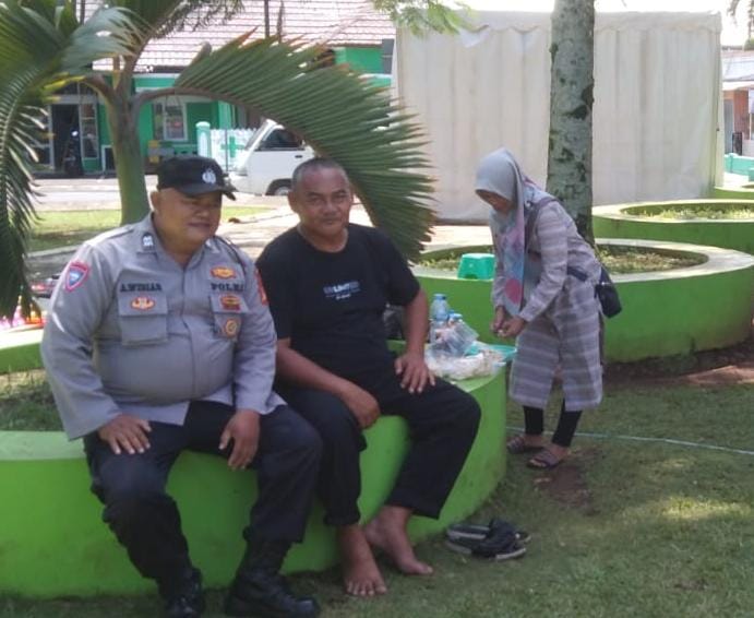Petugas Pospam Kawali Polres Ciamis Patroli ke Taman Surawisesa Kawali
