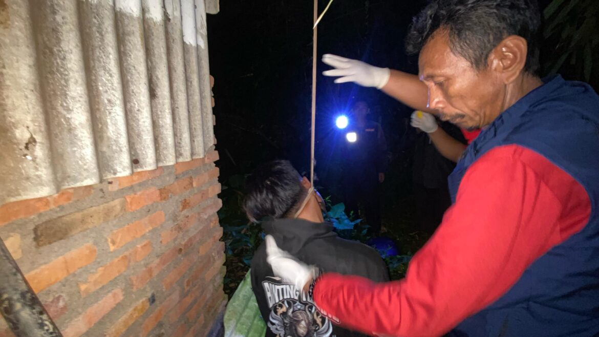 Polsek Cisarua Bersama Team Identifikasi Polres Bogor Lakukan Investigasi Terkait Perkembangan Penanganan Penemuan Mayat WNI yang ditemukan Gantung Diri