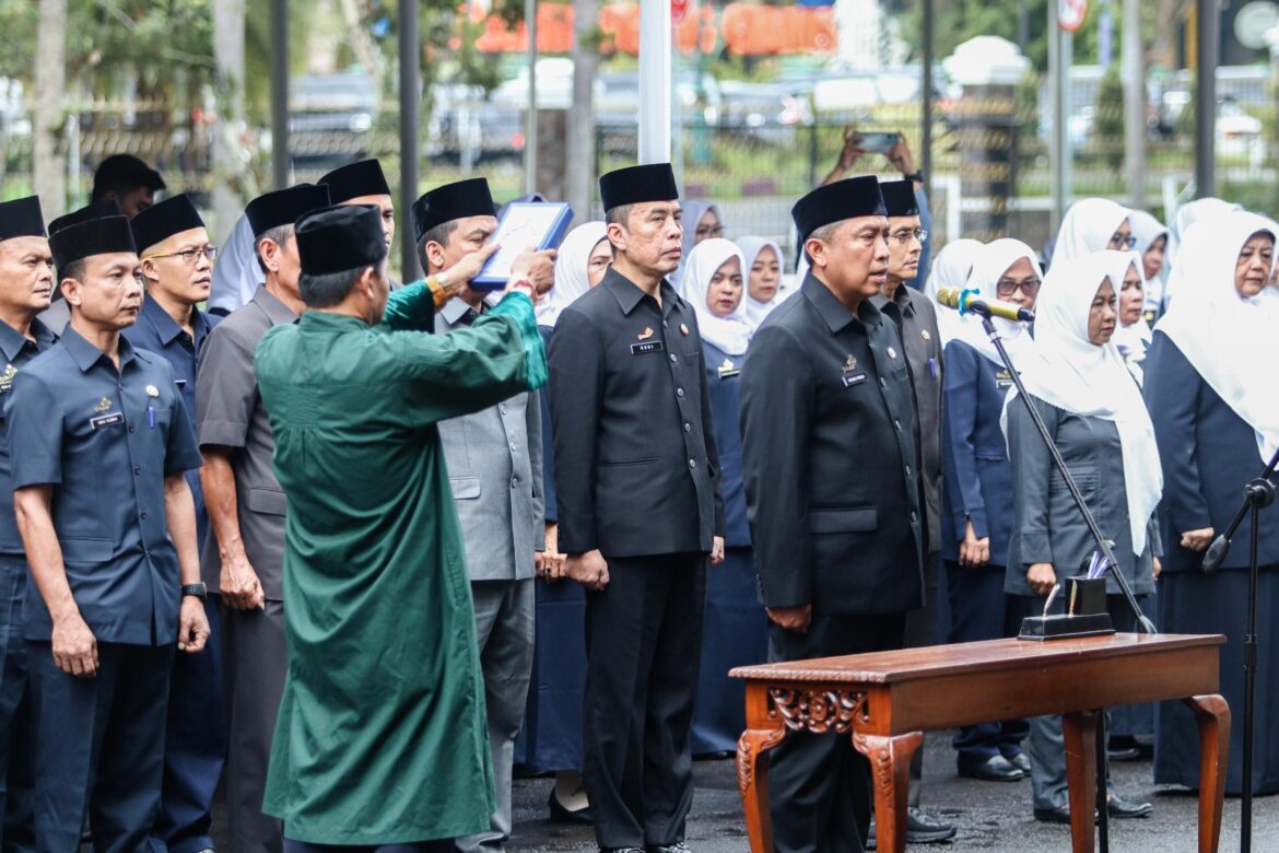 Bupati Herdiat Lantik Kadis PUPR Ciamis Dr.H.Andang Firman Triyadi Sebagai Sekda Kabupaten Ciamis