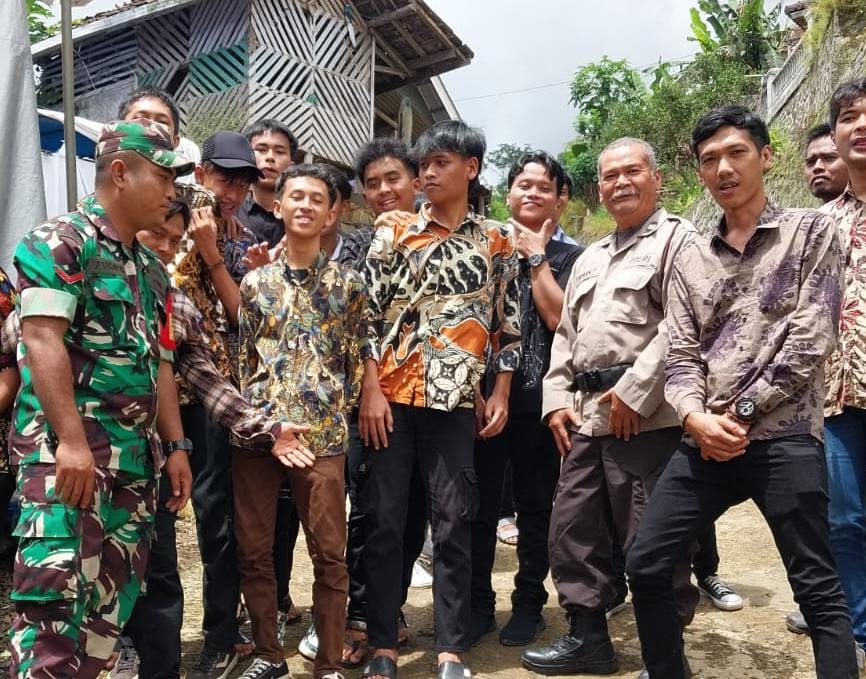 Berikan Rasa Nyaman, Polsek Panumbangan Polres Ciamis Patroli Kamtibmas ke Warga Golat
