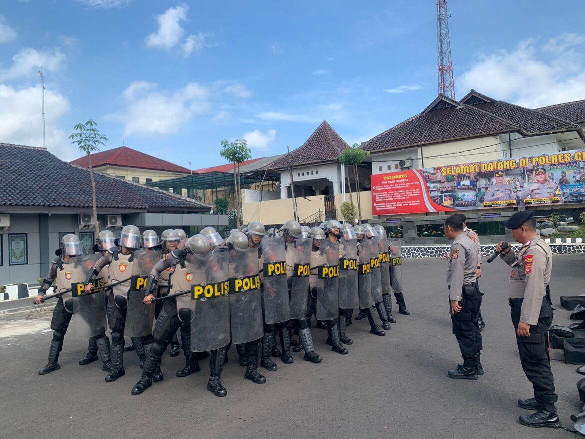 Tingkatkan Kemampuan, Satuan Samapta Polres Ciamis Latihkan Personel Dalmas