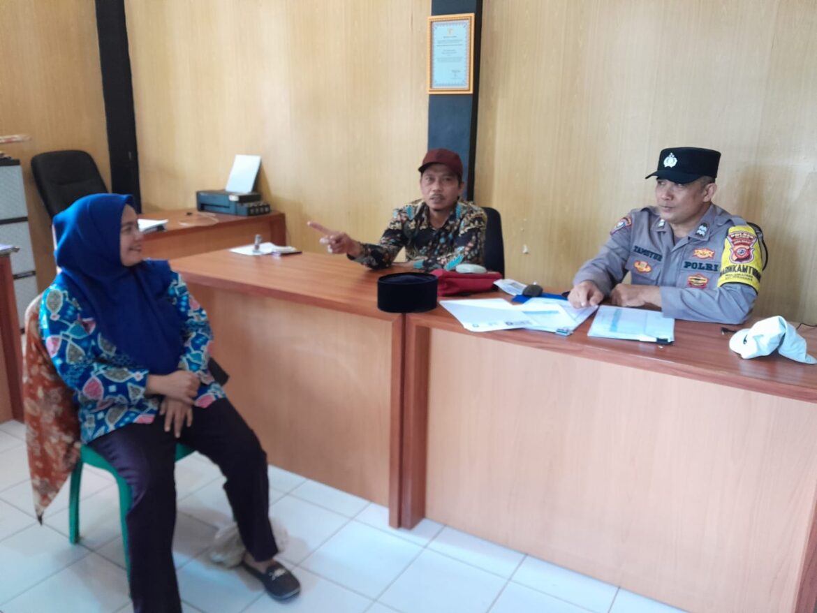 Polsek Sukadana Koordinasi Bersama Warga Desa Margaharja Cegah Gangguan Kamtibmas