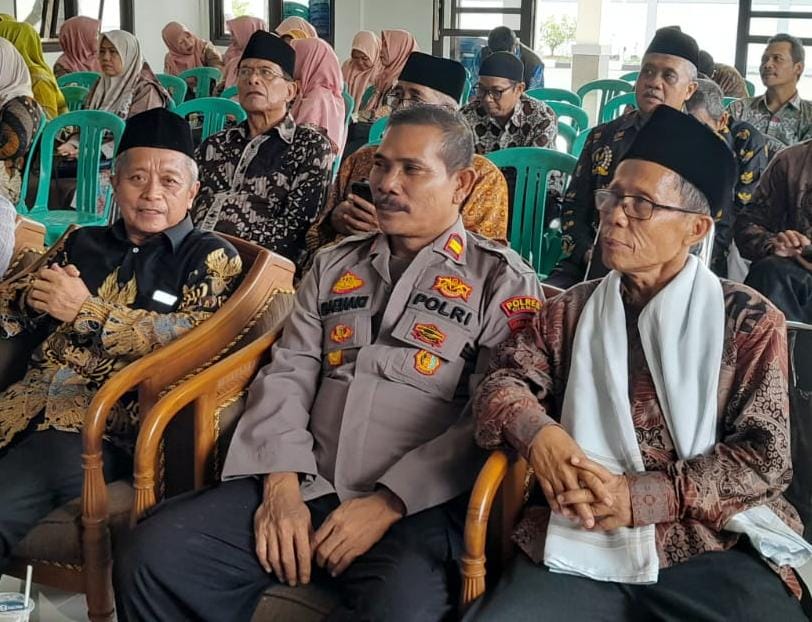 Perkuat Silaturahmi dan Sinergitas, Polsek Cijeungjing Polres Ciamis Ikuti Acara Halal Bi Halal Tingkat Kecamatan