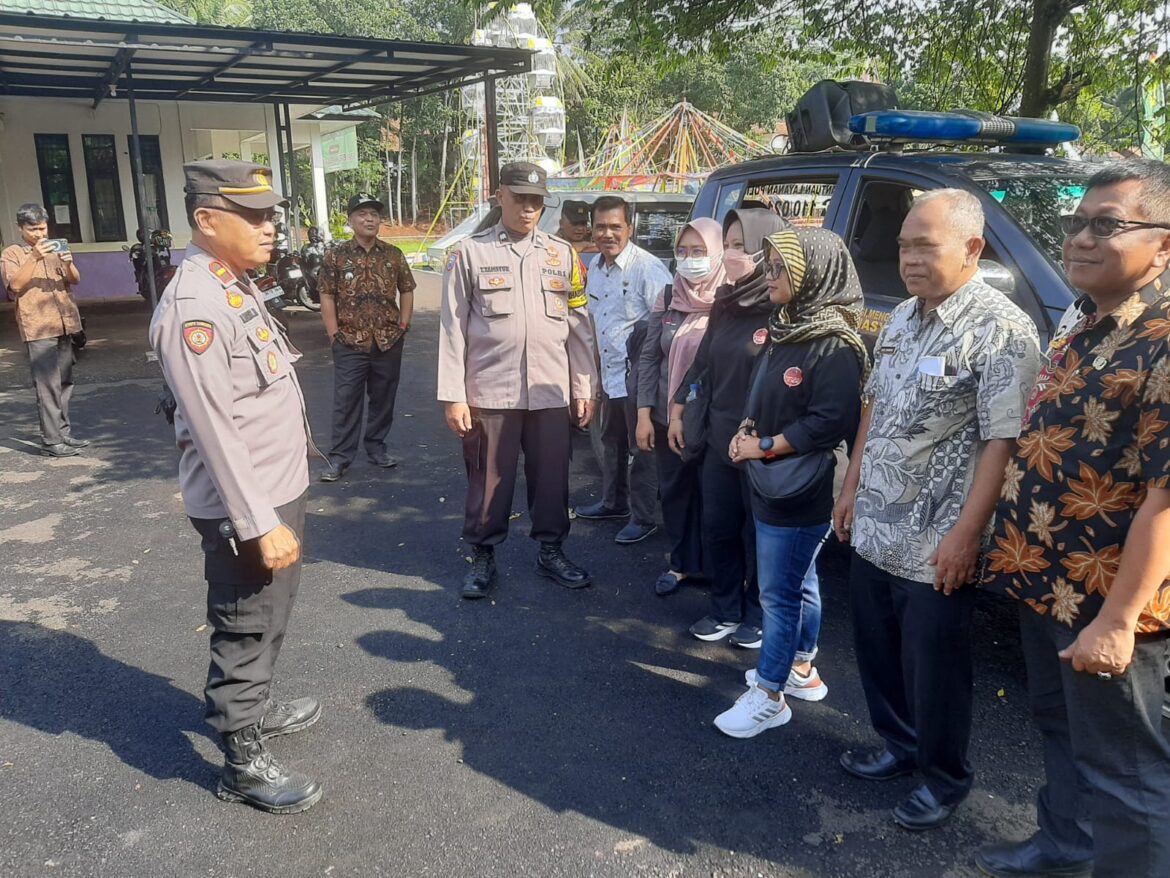 Jumat Curhat, Polsek Sukadana Polres Ciamis Ngobrol Bareng Warga di Kantor Puskesmas