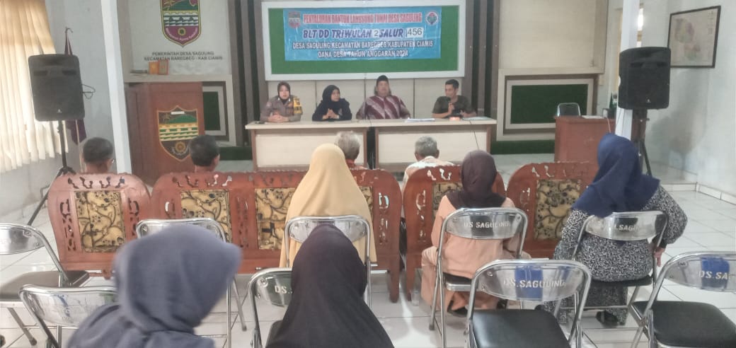 Polsek Ciamis Polres Ciamis Terjunkan Personel Amankan Penyaluran BLT DD di Desa Saguling