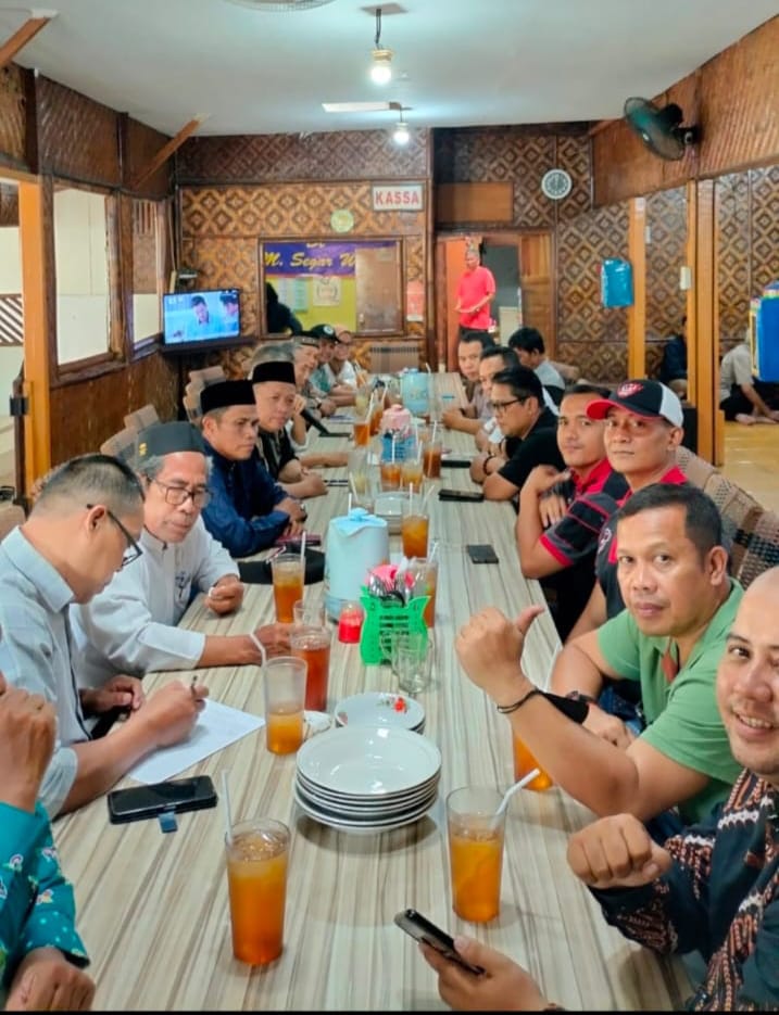 Perkuat Hubungan Silaturrahmi Antar LMK dan Ketua RW Sekelurahan Cengkareng Timur, Gelar Halal Bi Halal 1445 H-2024 M