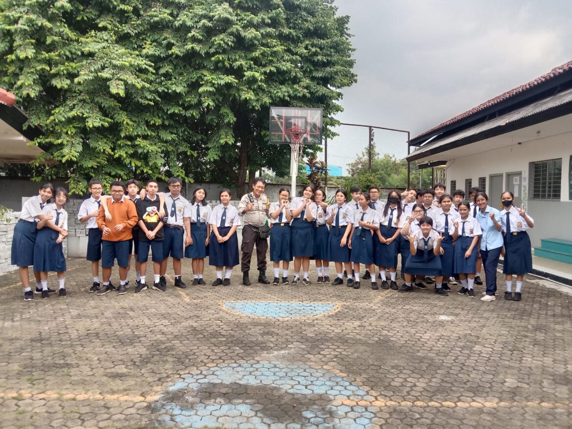Polisi Goes To School: Bripka Endi Toro Sosialisasikan Bahaya Bullying di SMP LEMUEL