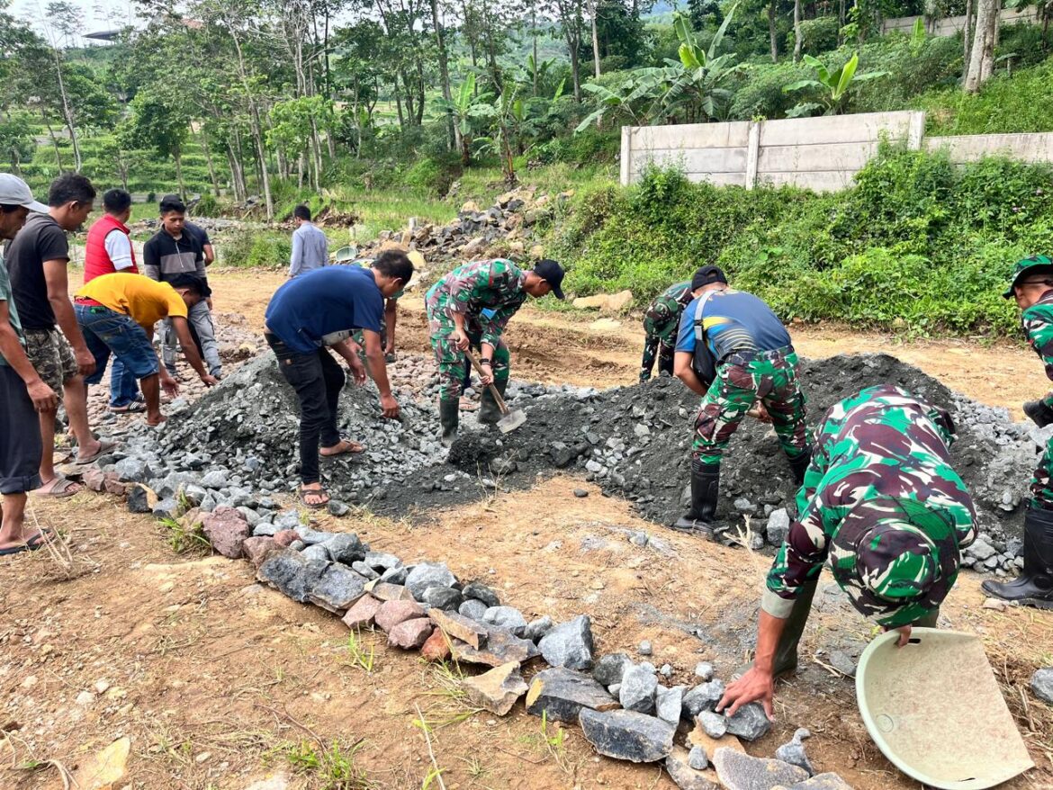 Progres di Hari ke 7 Kegiatan TMMD 120 Kodim 0621/Kab.Bogor di Kecamatan Sukamakmur Bogor