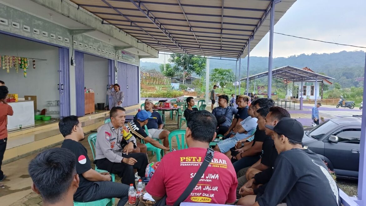 Polsek Cipaku Polres Ciamis Gelar Jumat Curhat Bersama Pengusaha dan Pengemudi Travel