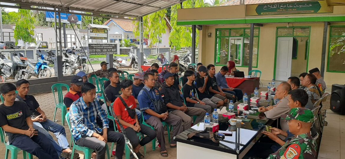 Jalin Silaturahmi, Polsek Banjarsari Polres Ciamis Gelar Jumat Curhat Bersama Warga
