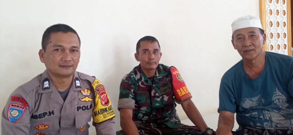 Cipta Kondisi, Polsek Cijeungjing Polres Ciamis Kunjungi Warga di Malam Hari