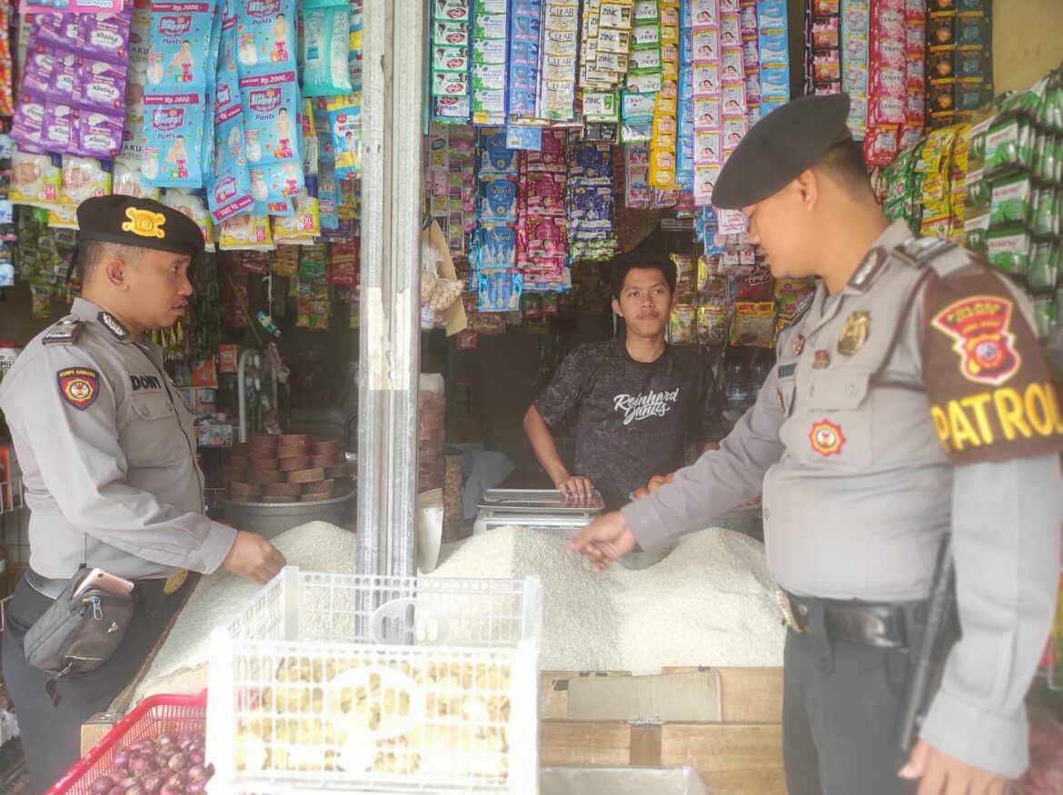 Samapta Polres Ciamis Giat Pemantauan Harga dan Ketersediaan Bahan Pokok di Pasar Manis Ciamis