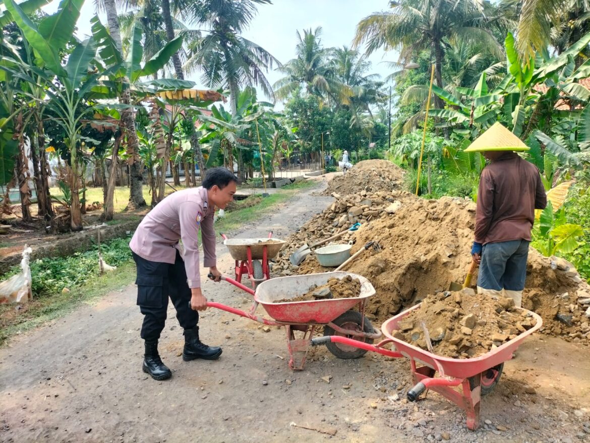 Polsek Lakbok Polres Ciamis Lakukan Sambang dan Silaturahmi Pada Warga Buniasih
