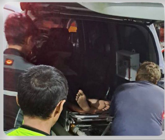 Polsek Parungpanjang bersama Unit Laka Lantas Evakuasi Adanya Peristiwa Kecelakaan Lalu Lintas Satu Orang Luka Berat