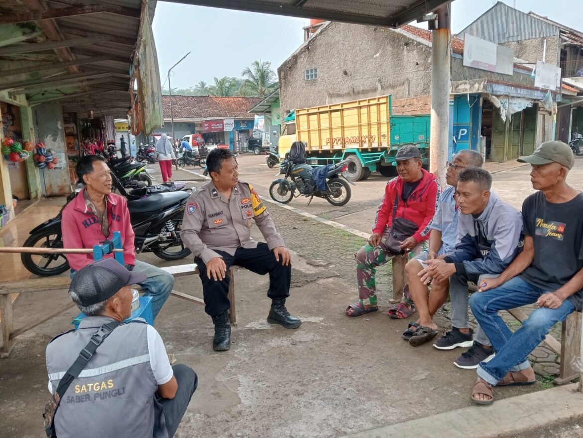 Perkuat Sinergitas, Polsek Sukadana Polres Ciamis Koorkom ke Tokoh di Desa Margaharja