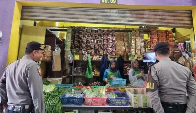 Satuan Samapta Patroli ke Pasar Manis Cegah Kecurangan Penimbunan Bahan Pokok