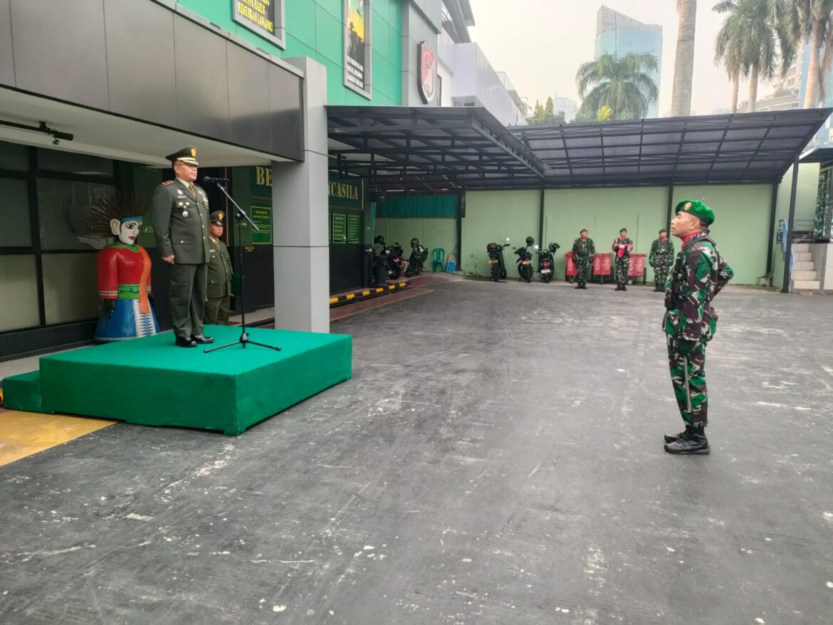 Pancasila Pemersatu Jiwa Bangsa Menuju Indonesia Emas 2045, Danramil 03/Grogol Petamburan Mayor Inf Manatap Rajagukguk Menjadi Irup Harlah Pancasila di Makodim 0503/Jakarta Barat