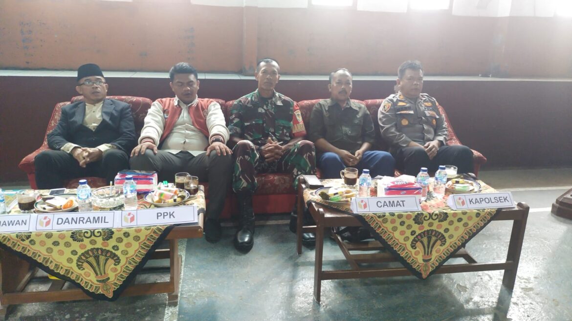 Kapolsek Panawangan Polres Ciamis Hadiri Pelantikan Panwaslu Desa/Kelurahan di Panawangan