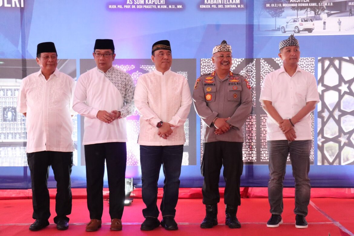 Sespim Lemdiklat Polri Letakan Batu Pertama Bangun Masjid, Didesain Ridwan Kamil